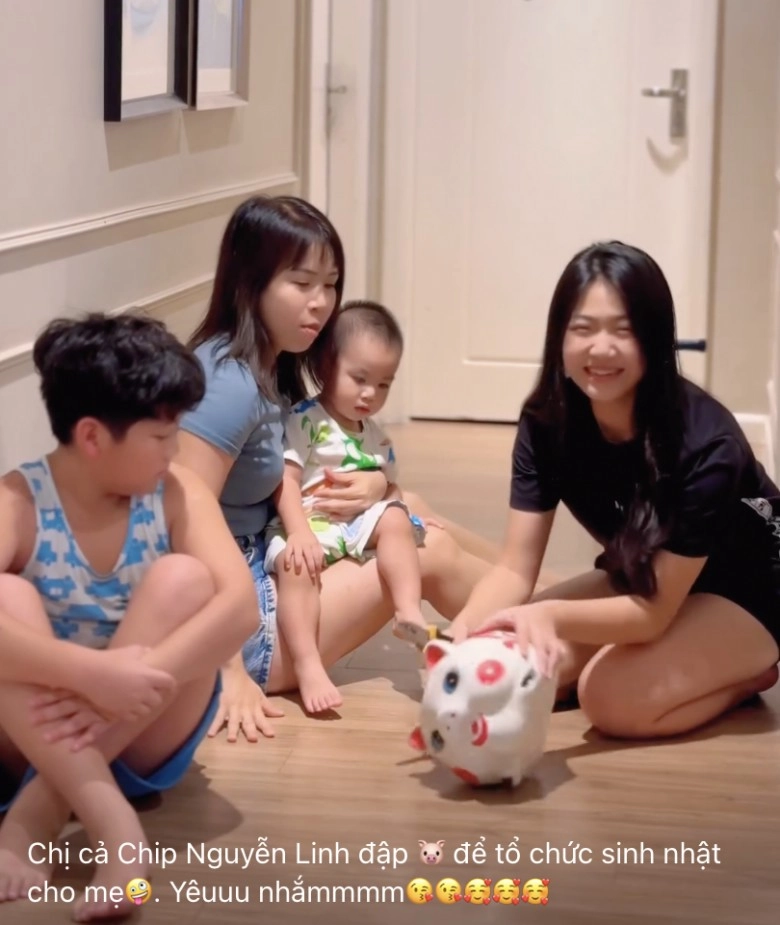 Con gái mạnh trường đập heo tổ chức sinh nhật cho mẹ nhìn số tiền ai cũng bất ngờ - 3