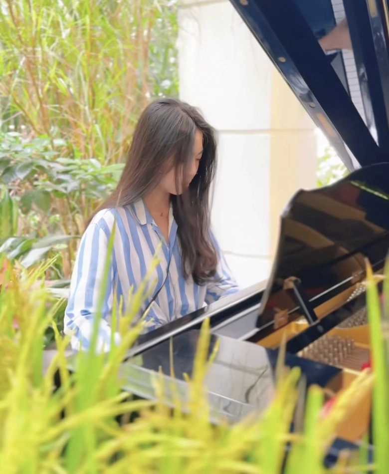 Con gái mạnh trường gây sốt với đoạn video hơn 1 phút tài sắc vẹn toàn thế này bảo sao bố không giữ kỹ - 2