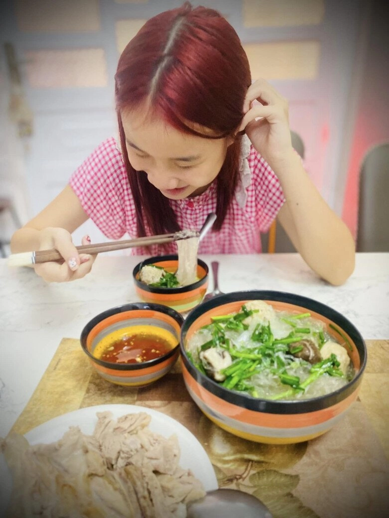 Con gái mc thành trung đi thi về chỉ ao ước được ăn một món dân dã yêu thích này mà chẳng phải sơn hào hải vị - 7