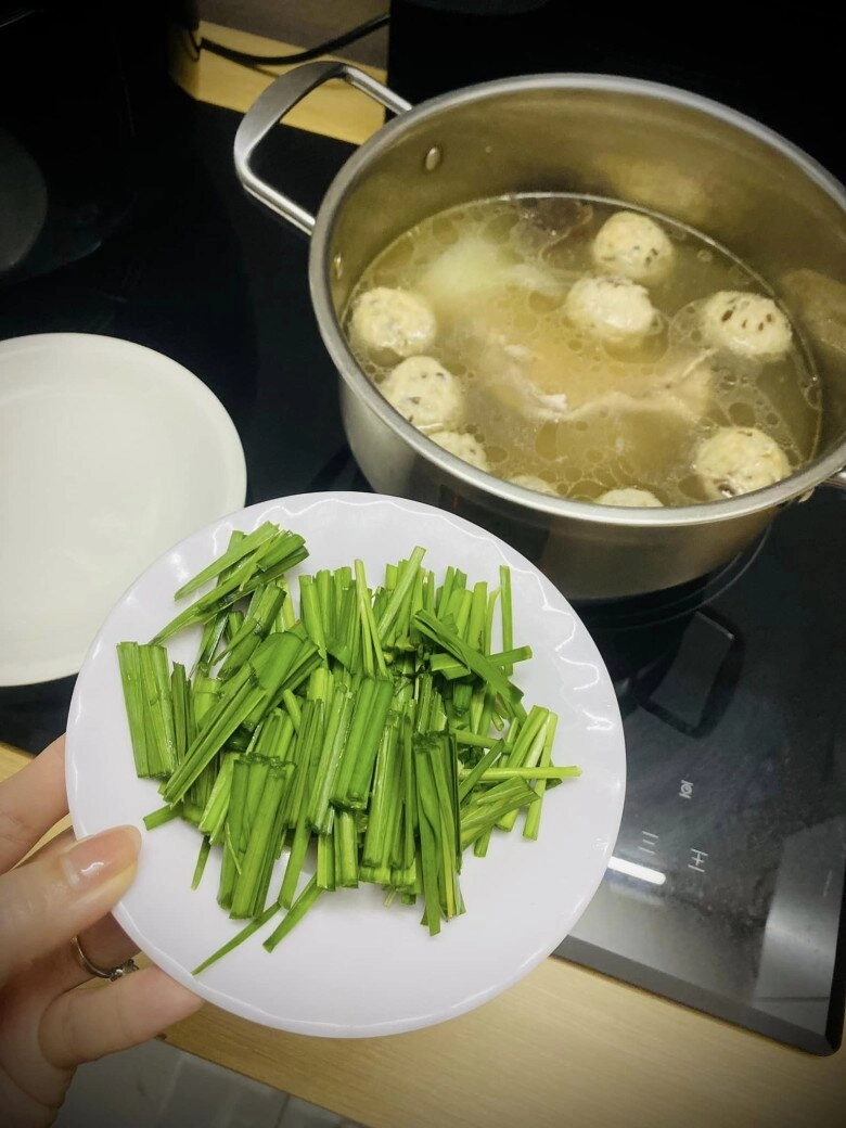 Con gái mc thành trung đi thi về chỉ ao ước được ăn một món dân dã yêu thích này mà chẳng phải sơn hào hải vị - 8