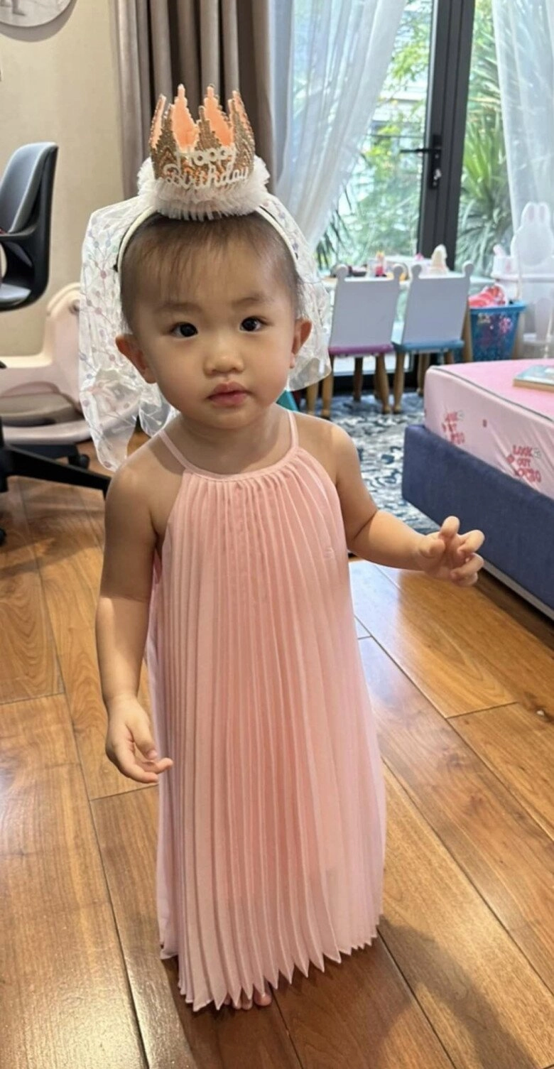 Con gái mc truyền hình việt nam vân hugo khiến dân tình mê tít khi tung bộ ảnh trung thu diện mạo xinh hệt mẹ - 10