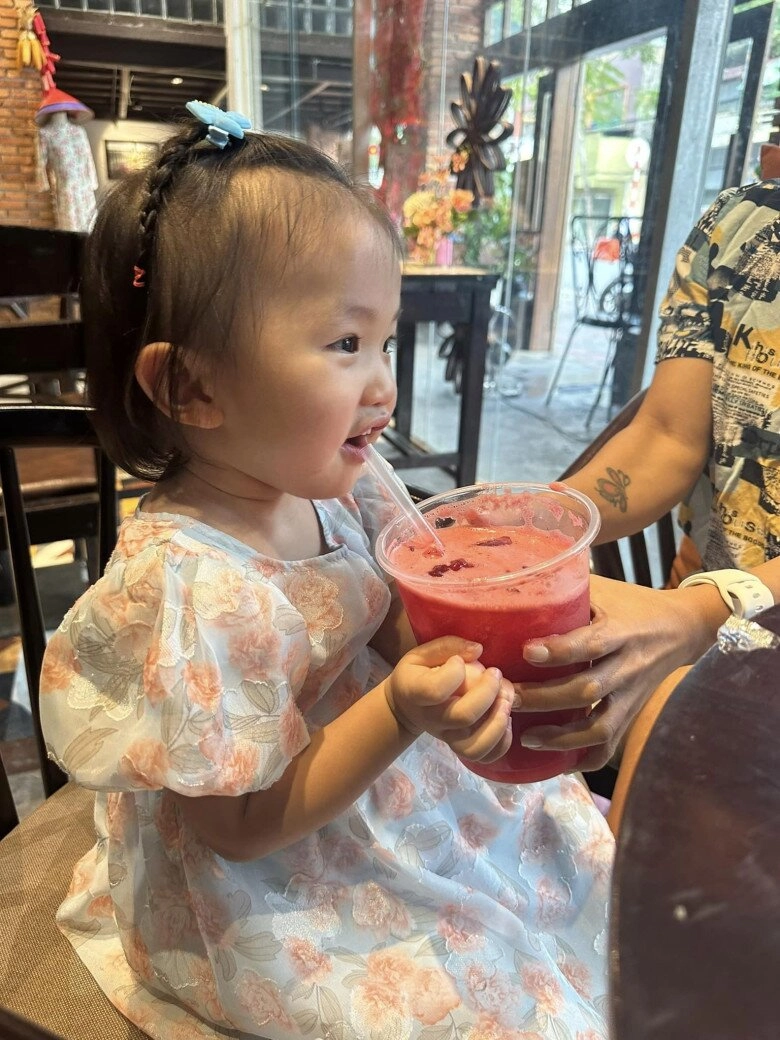 Con gái mc truyền hình việt nam vân hugo khiến dân tình mê tít khi tung bộ ảnh trung thu diện mạo xinh hệt mẹ - 14