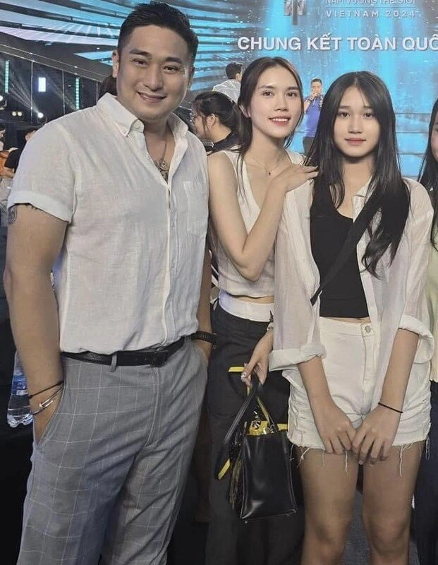 Con gái minh tiệp 13 tuổi sở hữu nhan sắc cực phẩm đôi chân dài như kiếm nhật nhờ bí quyết quả trứng - 5