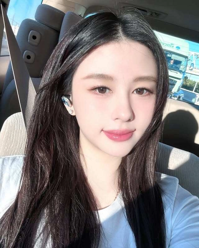 Con gái nữ thần đẹp nhất xinh đến mức bố mẹ phải thuê vệ sĩ riêng bảo vệ sống trong căn hộ thuê 1 tỷtháng - 4