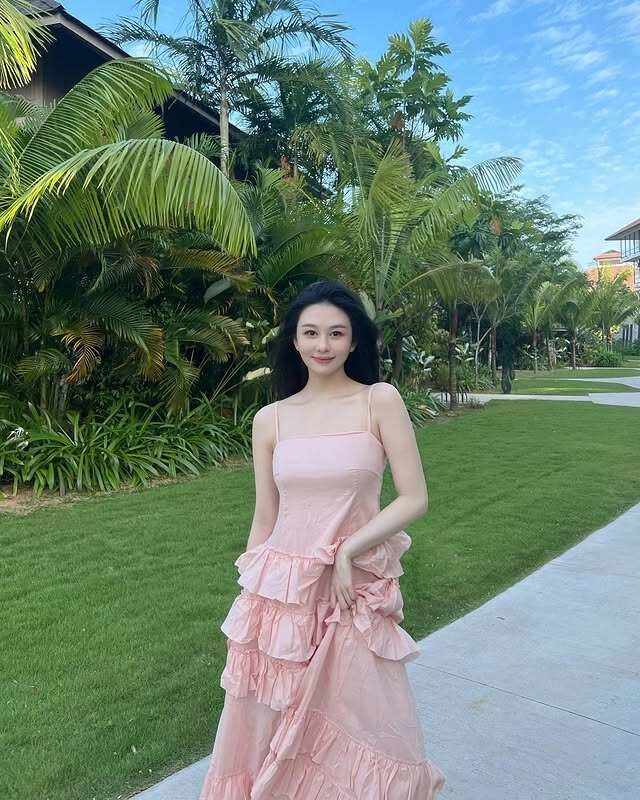Con gái nữ thần đẹp nhất xinh đến mức bố mẹ phải thuê vệ sĩ riêng bảo vệ sống trong căn hộ thuê 1 tỷtháng - 9