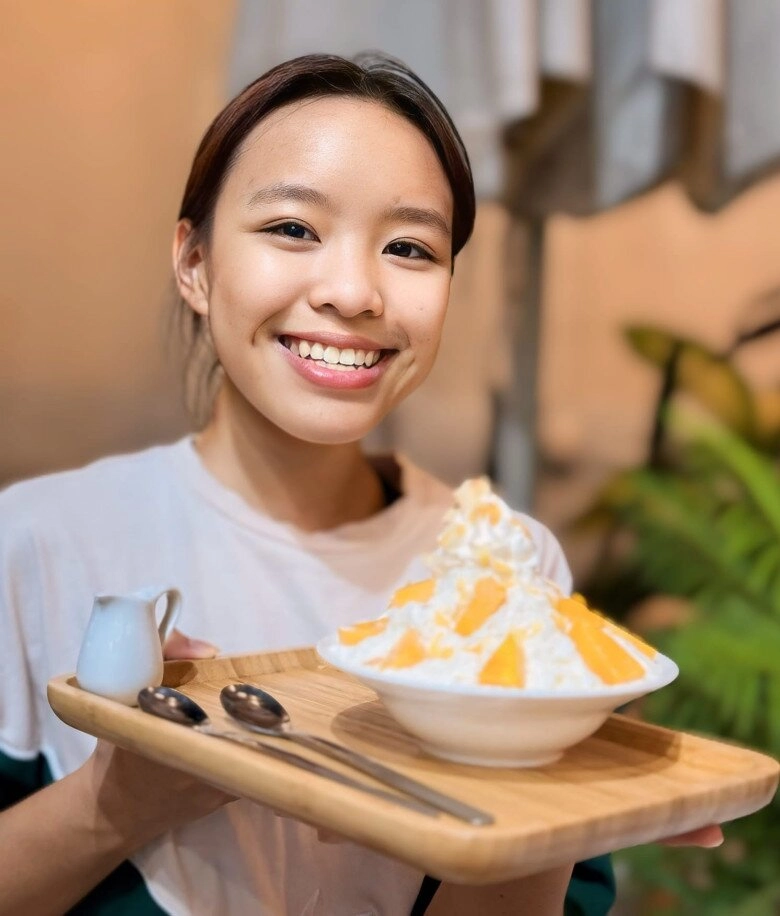 Con gái việt hương xưa học mẫu giáo được mời thẳng lên lớp 2 giờ vào cấp 3 thành tích học tập ai cũng tò mò - 4