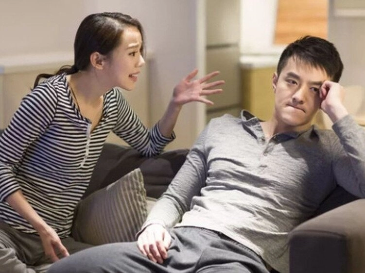 Con khoe được người lạ tặng hộp quà mở nó ra tôi run rẩy cấm con ra khỏi nhà - 2