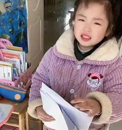 Con làm toán 15-78 bị cô giáo chấm sai mẹ tức giận đi kiện nhưng hổ thẹn vì thiếu kiến thức cơ bản - 1