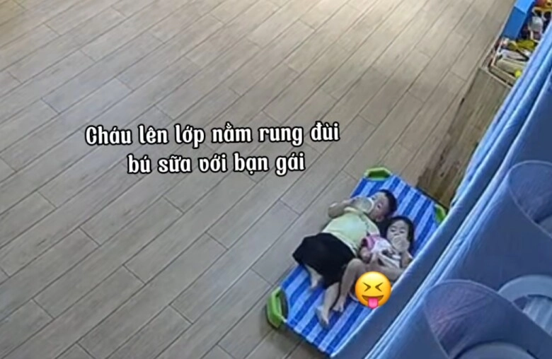 Con mới đi nhà trẻ gia đình lo bé cực khổ bị trầm cảm xemcamera giám sát thì ngã ngửa - 3