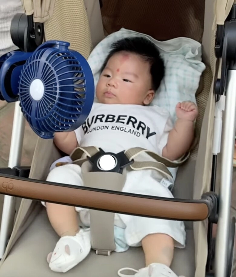 Con trai 3 tháng tuổi có vết bớt đỏ hình bàn tay giữa trán vợ chồng quang hải lo lắng tìm cách chữa - 2