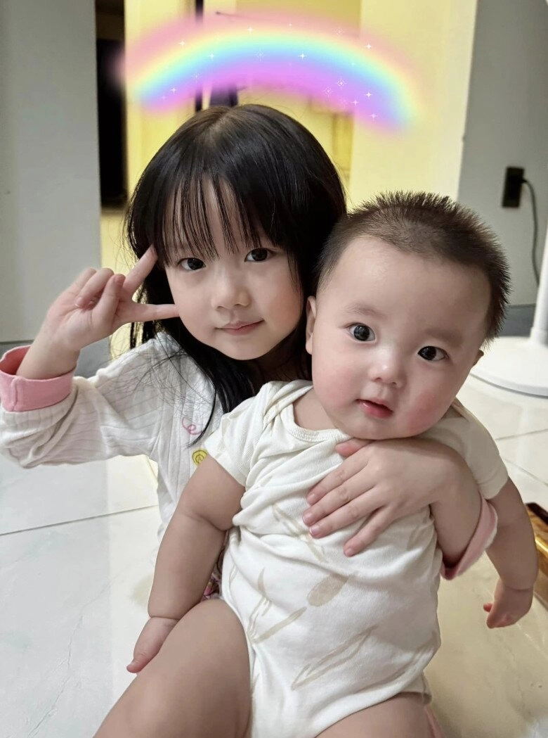 Con trai anh vi cá quách ngọc tuyên và vợ kém 16 tuổi ngày càng đẹp trai giống bố - 5