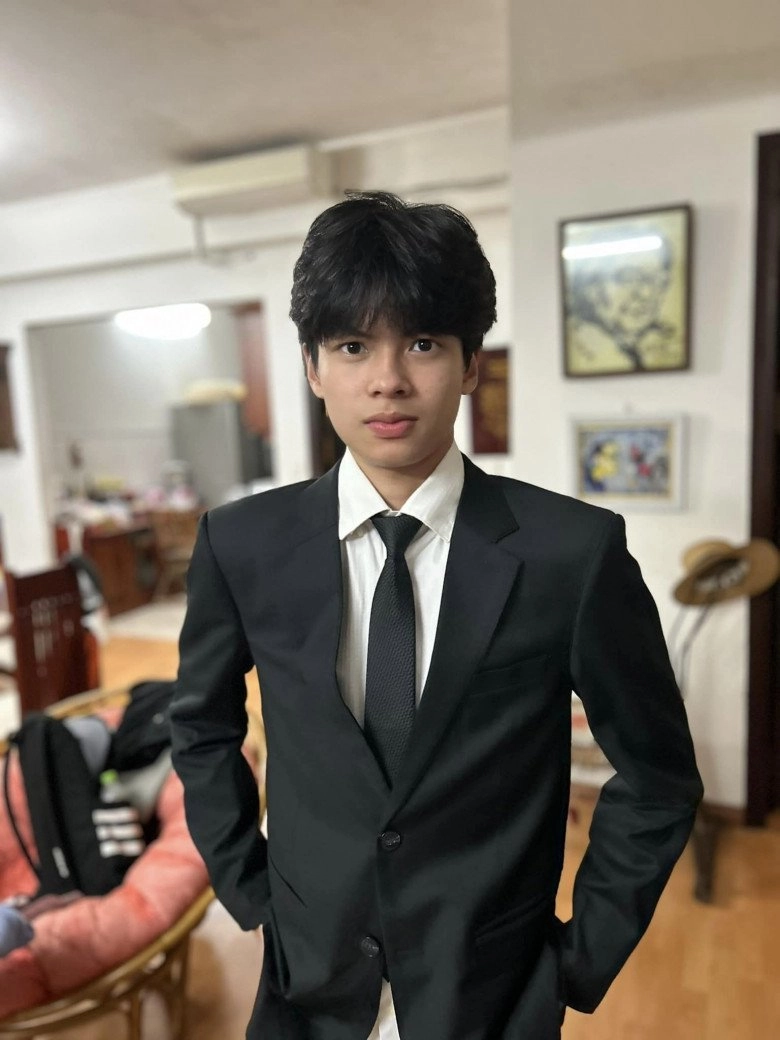 Con trai đạo diễn trần lực xưa tham gia bố ơi mình đi đâu thế răng thưa hài hước giờ dậy thì thành công - 3