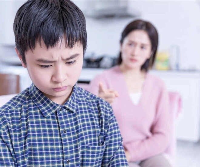 Con trai lớp 4 đưa bạn học nữ về nhà camera giám sát ghi lại cảnh này bố mẹ xem xong tức giận vô cùng - 1