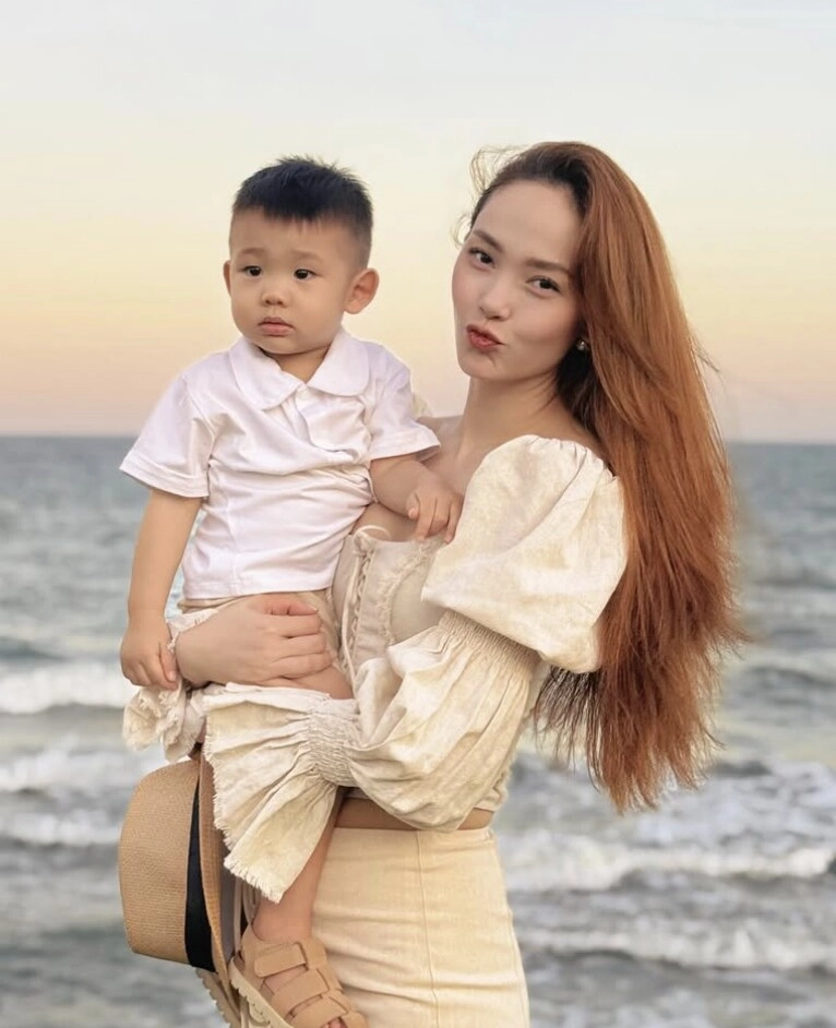 Con trai minh hằng và chồng thiếu gia được nuôi dạy như hoàng tử bé 2 tuổi đã chơi môn thể thao nhà giàu - 3