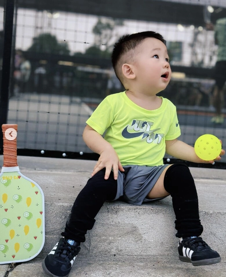 Con trai minh hằng và chồng thiếu gia được nuôi dạy như hoàng tử bé 2 tuổi đã chơi môn thể thao nhà giàu - 4