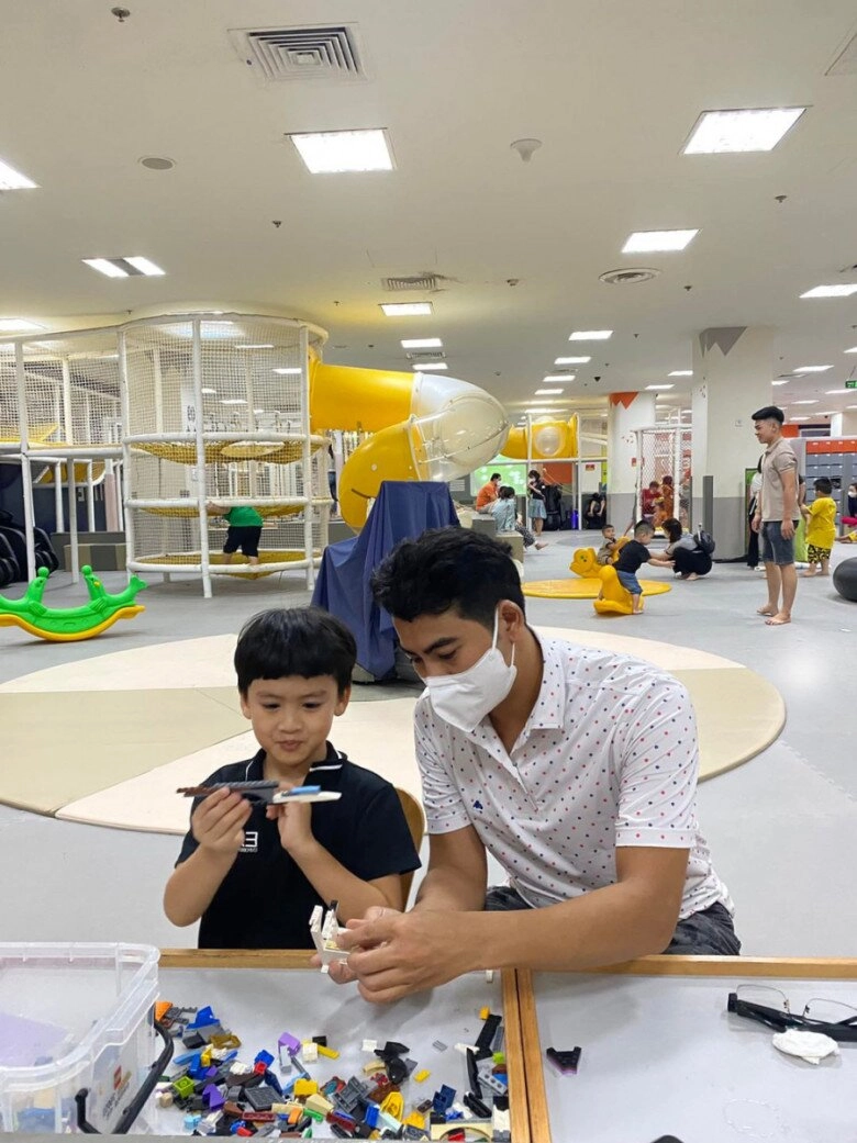 Con trai quốc tịch mỹ của ngọc lan thanh bình đã 7 tuổi được khen càng lớn càng đẹp trai giống bố - 4