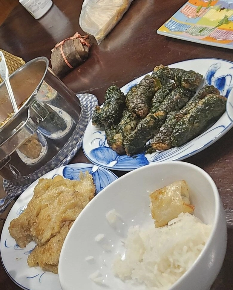 Cục trưởng xuân bắc khoe nhà vẫn còn bánh chưng rán bà xã chia sẻ bàn ăn dài đầy ắp món ngon - 2