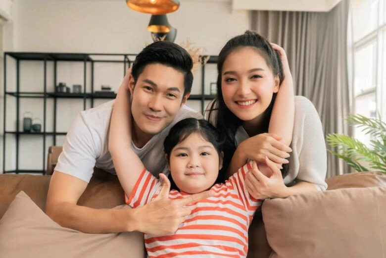Cùng một chế độ chăm sóc con gái tuấn hưng kém 3 tuổi nhưng cao hơn anh trai nửa cái đầu xinh hệt mẹ chủ tịch - 11