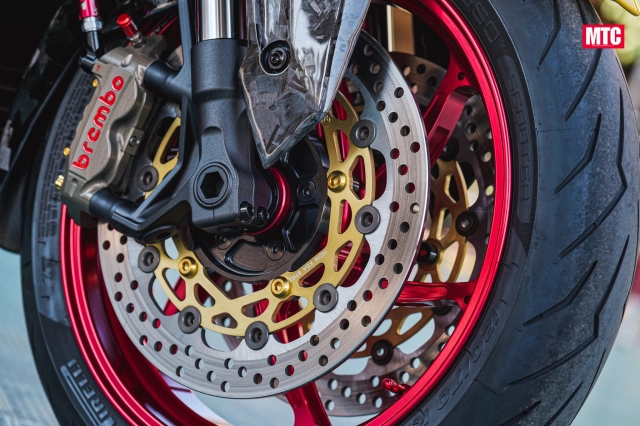 Cùng tôi ngắm qua chiếc chiếc yamaha tmax tech max độ cực chất đến từ stamp moto shop - 17