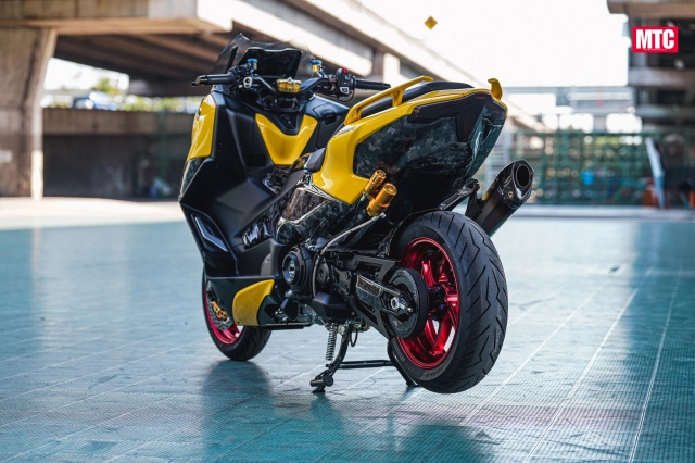 Cùng tôi ngắm qua chiếc chiếc yamaha tmax tech max độ cực chất đến từ stamp moto shop - 39