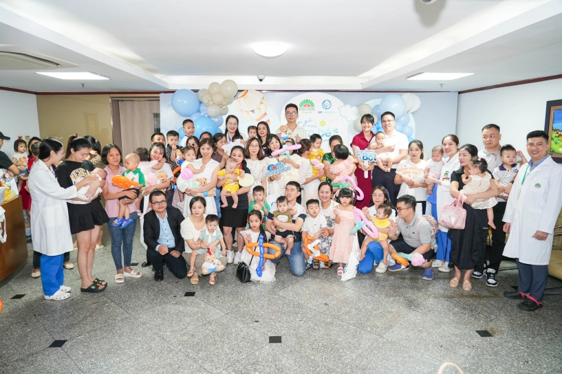 Cuộc hội ngộ diệu kỳ của những em bé ống nghiệm - 1