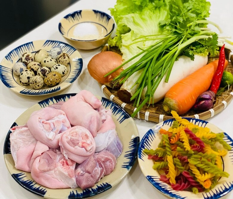 Cuối tuần đổi gió với nui giò heo trứng cút vừa ngon lại lạ miệng đủ dinh dưỡng - 2