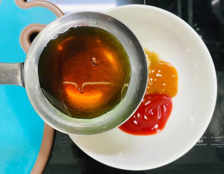 Cuối tuần làm gà hấp mắm nhĩ theo cách của mẹ đảm sài gòn ngon không còn một miếng - 3