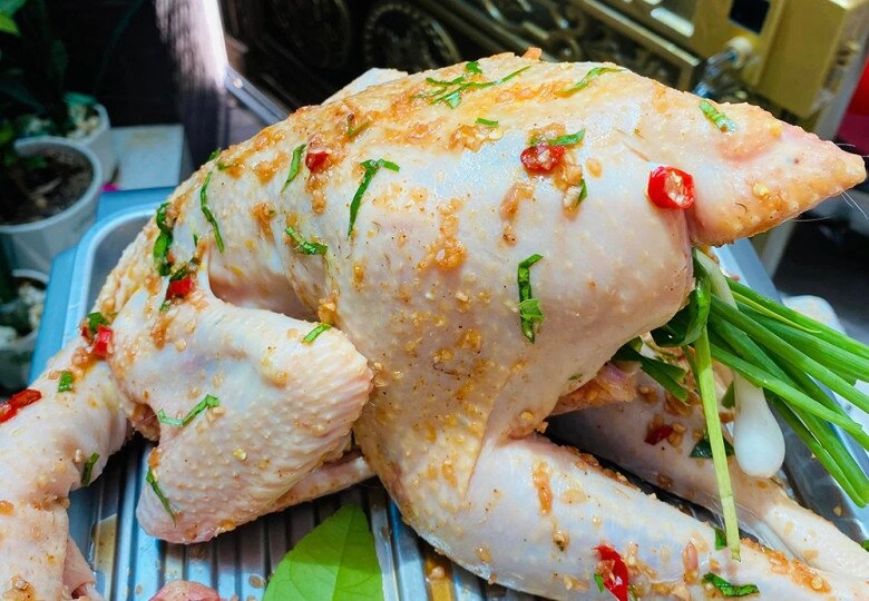 Cuối tuần làm gà hấp mắm nhĩ theo cách của mẹ đảm sài gòn ngon không còn một miếng - 4