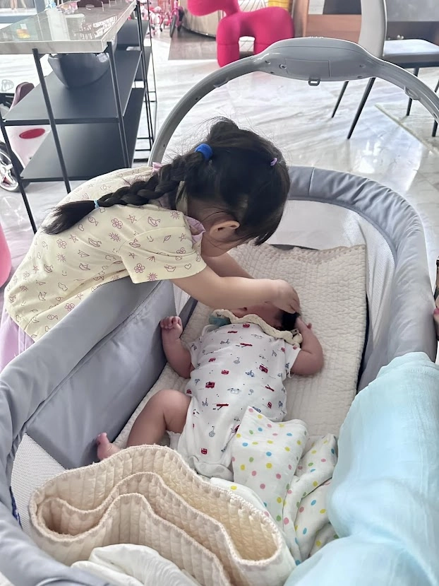 Đàm thu trang lần đầu chia sẻ hình ảnh 2 con với cường đô la sau biến cố suchin ra dáng chị lớn thấy thương - 6