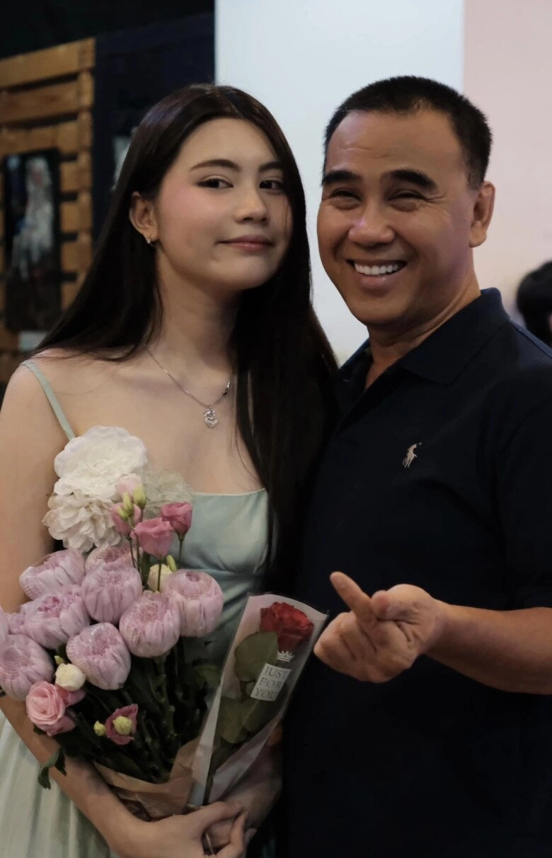 Dân mạng liên tục bình luận khi quyền linh thơm má con gái ở tiệc sinh nhật 16 tuổi - 3