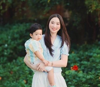 Đặng thu thảo hiếm hoi khoe ảnh con trai với tổng giám đốc trung tín để lộ cuộc sống triệu đô của nhóc tì 4 tuổi - 4