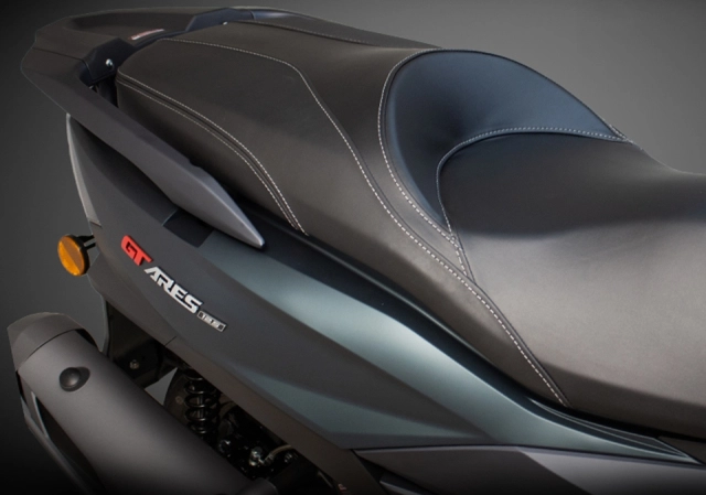 Daytona ares 125 gt gây bão giới tay ga với trang bị loa phát nhạc giải trí - 1