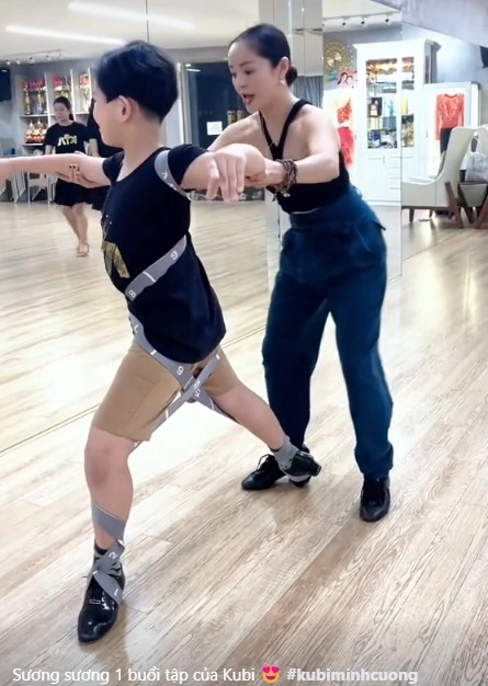Để đoạt 10 hcv dancesport ít người biết con trai khánh thi phan hiển phải quấn dây kháng lực quanh cơ thể mỗi ngày - 8