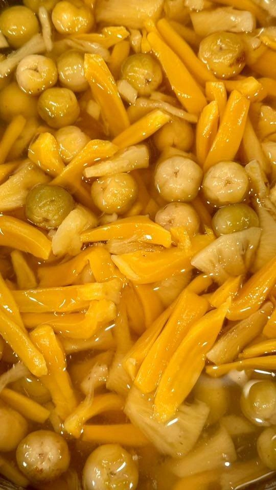 Diễn viên thân thúy hà chia sẻ nhiều món khiến dân mạng cồn cào nhớ tuổi thơ dữ dội - 2