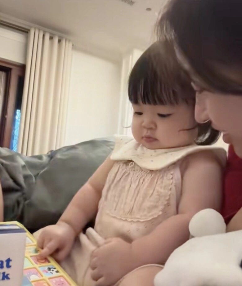 Đỗ mỹ linh hiếm hoi để lộ cuộc sống làm mẹ trong nhà hào môn ái nữ 1 tuổi bụ bẫm lanh lợi hệt bố chủ tịch - 4