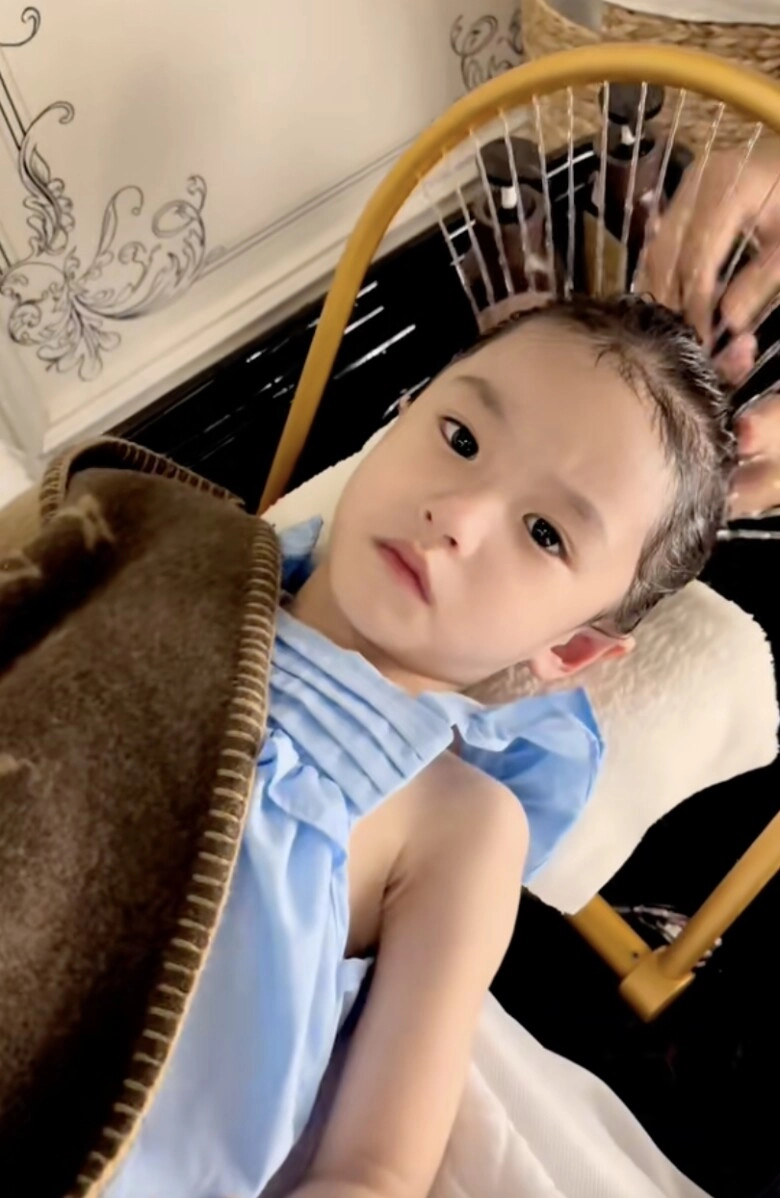 Đoàn di băng bị đào lại những lần nuôi con lố khóc vì đầu bếp ks 5 sao nấu không ngon để cô giáo chờ vì bận gội đầu - 13