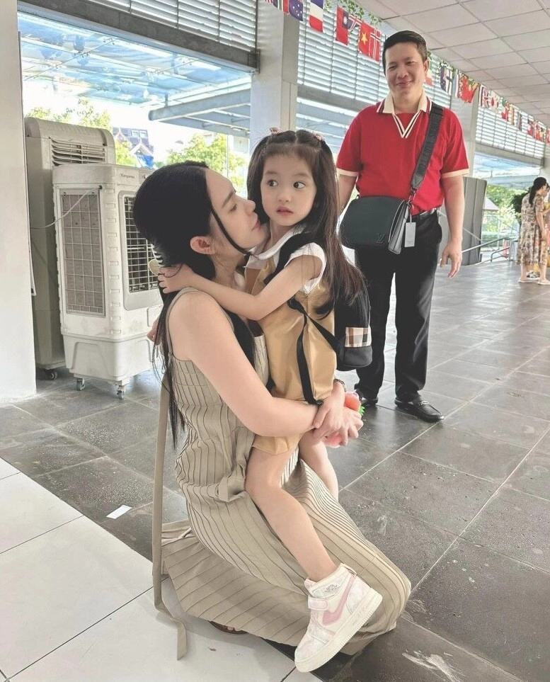 Đoàn di băng bị đào lại những lần nuôi con lố khóc vì đầu bếp ks 5 sao nấu không ngon để cô giáo chờ vì bận gội đầu - 15