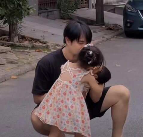Đông nhi hiếm hoi khoe cuộc sống mẹ bỉm sau 1 tháng sinh con thứ 2 sắc vóc gây chú ý - 3