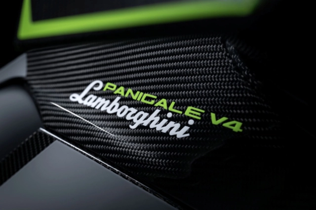 Ducati panigale v4 lamborghini - chiếc panigale nhẹ nhất và mạnh mẽ nhất ở thời điểm hiện tại - 11