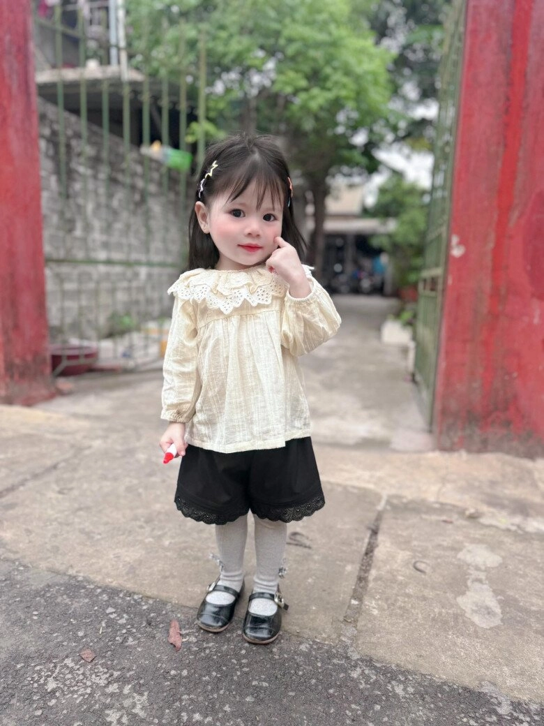 Em bé hà nội gây sốt với clipdỗi ông ngoại cực đáng yêu là mẫu nhí đắt show nhờxinh như thiên thần - 5