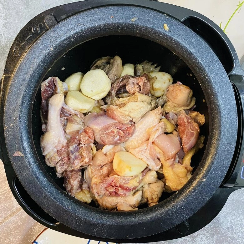 Gà đừng rang nữa đem nấu canh với rau này được món ngon bổ cho ngày thu ai ăn cũng khen nức lời - 6