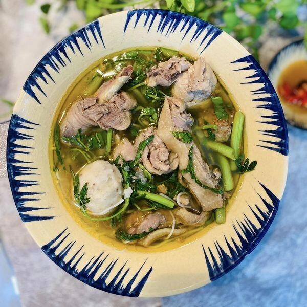 Gà đừng rang nữa đem nấu canh với rau này được món ngon bổ cho ngày thu ai ăn cũng khen nức lời - 10