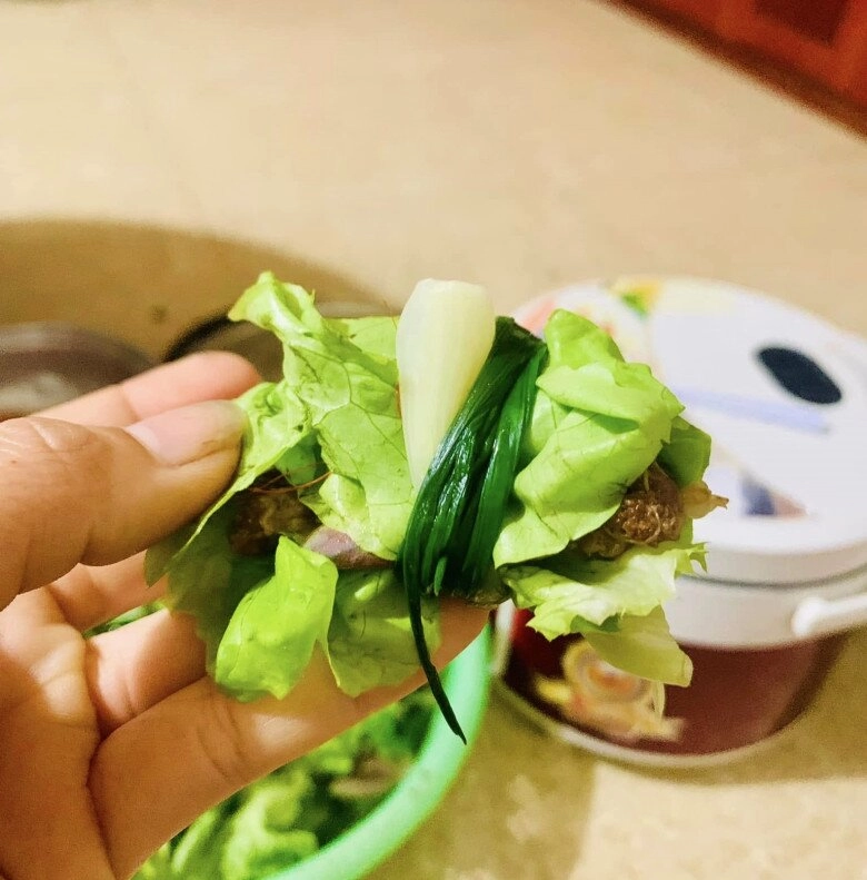 Gái đảm hà tĩnh chế biến bã rượu thành món lạ ăn một miếng nhớ cả đời - 9