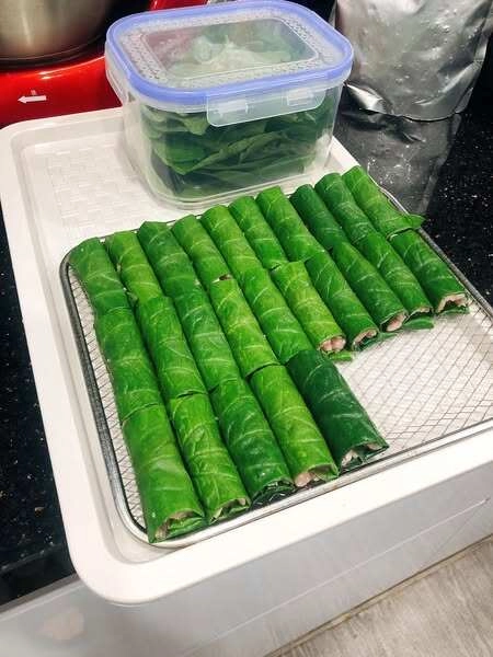 Gái đảm mách cách cuốn chả lá lốt đều tăm tắp chỉ bằng một chiêu đơn giản nhìn là muốn làm theo ngay - 4