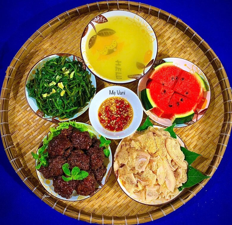 Gần 30 mâm cơm nhà giá dao động từ 80-100 nghìn đồng của gen z bình dương ngon đến nỗi chưa ai chê bao giờ - 17