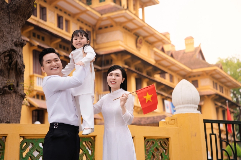Hai nhóc tỳ nhà nam mc nổi tiếng vtv gây chú ý với bộ ảnh kỷ niệm hướng tới ngày 304 - 9
