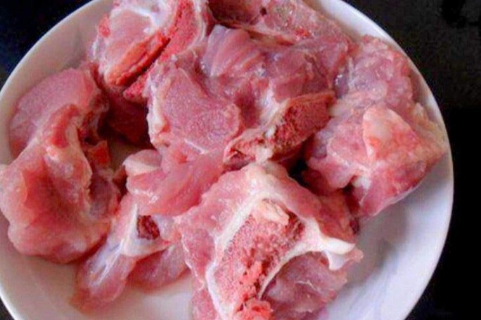 Hầm xương nên cho muối vào lúc nào nước mới trong bí quyết cứu vãn nước hầm bị đục chỉ trong nháy mắt - 1