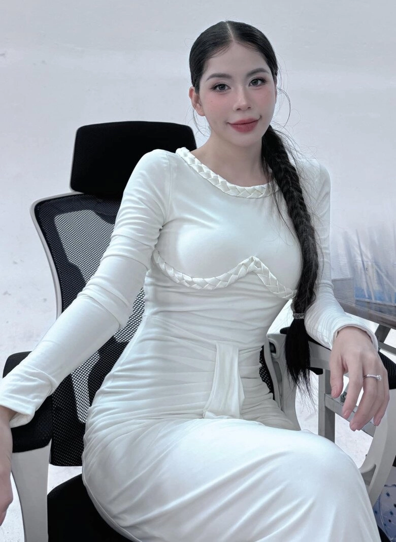 Hằng du mục yêu 2 con riêng của chồng cũ thế này bảo sao 2 đứa trẻ người trung quốc muốn theo mẹ kế việt - 1