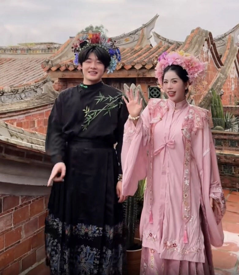 Hằng du mục yêu 2 con riêng của chồng cũ thế này bảo sao 2 đứa trẻ người trung quốc muốn theo mẹ kế việt - 9