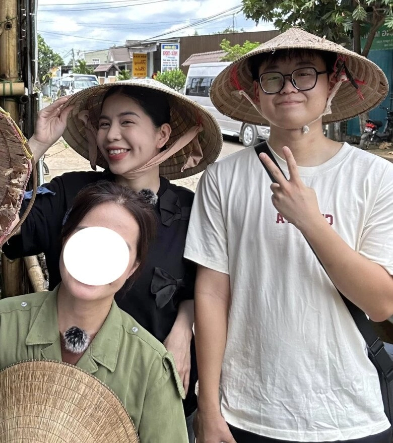 Hằng du mục yêu 2 con riêng của chồng cũ thế này bảo sao 2 đứa trẻ người trung quốc muốn theo mẹ kế việt - 11